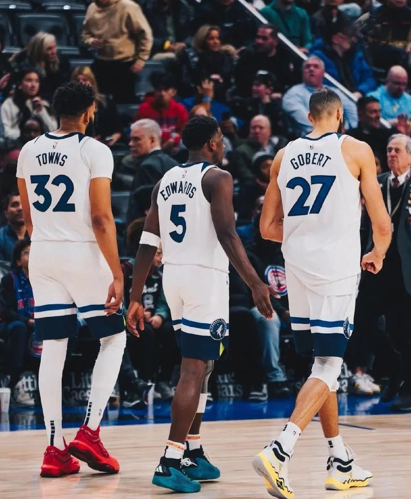 开云体育官网登入-森林狼客场击败掘金，唐斯防守篮板两全其美