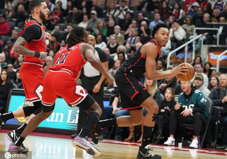 开云体育官网入口网页版-猛龙大胜尼克斯，范弗利特30分8篮板