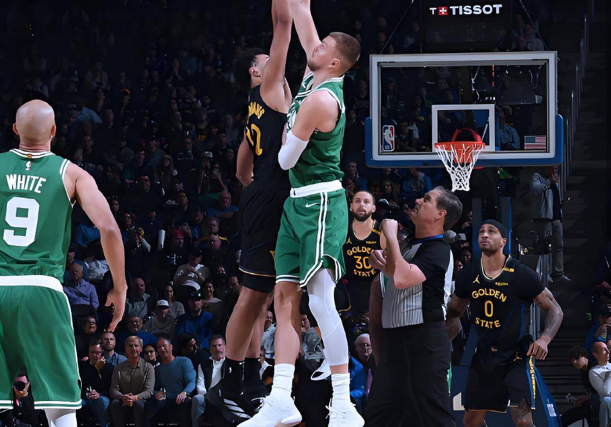 开云体育中国官网-勇士遭遇惨败！库里受伤无法入场